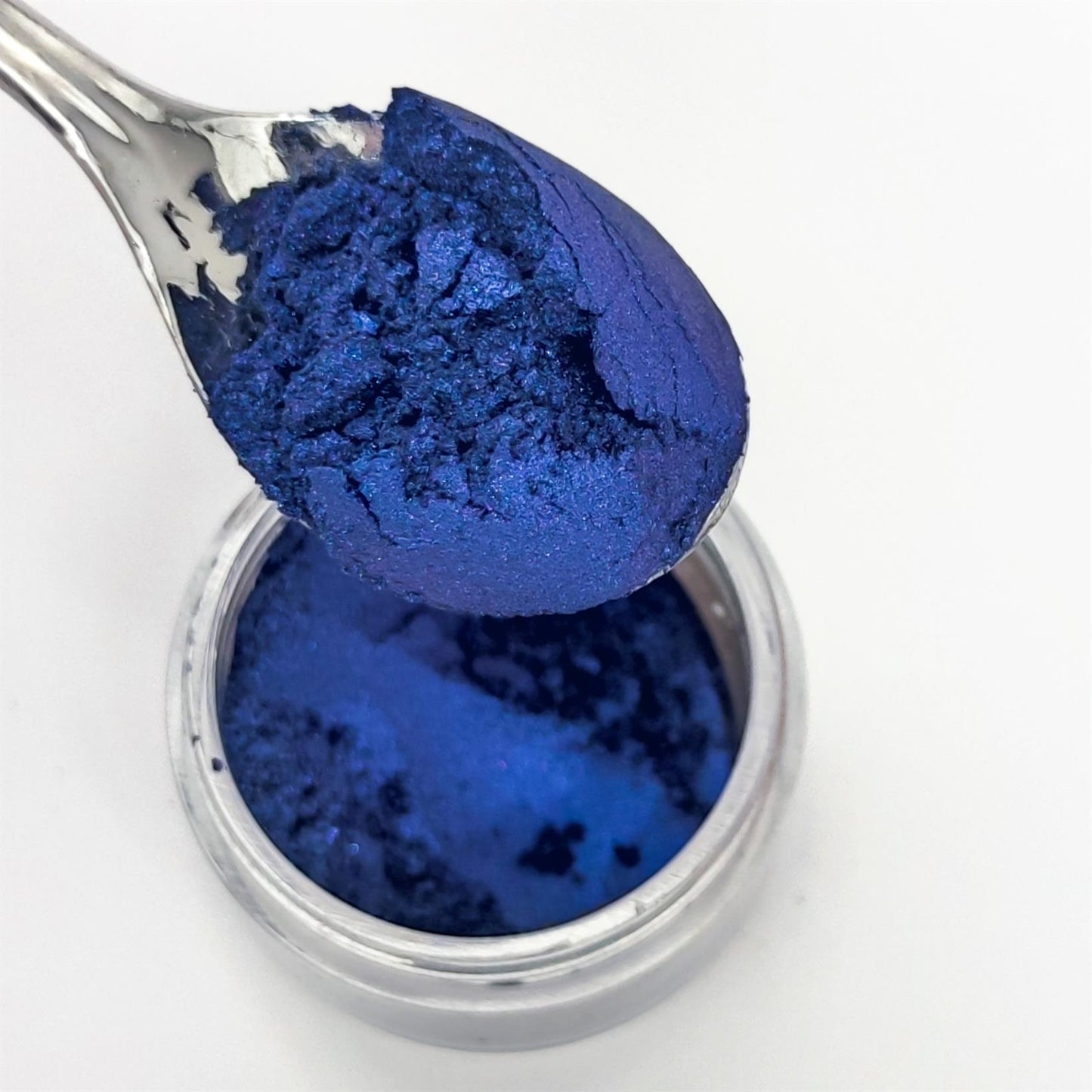 Pigments Liner